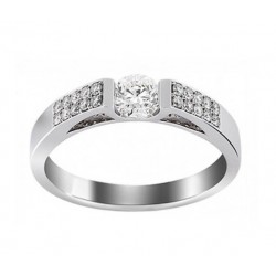 Solitaire baguede Fiançaille  or blanc et diamant pavage Grenoble Isere