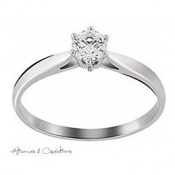 anneau de fiançaille solitaire or blanc et diamant serti griffe Lyon