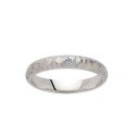 Alliance mariage platine demi jonc martelé diamant